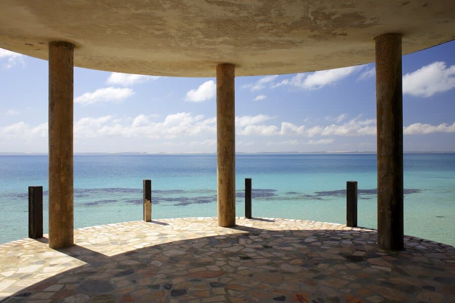 Mozambique's Abandoned Hotel Full of Ghostly Opulence